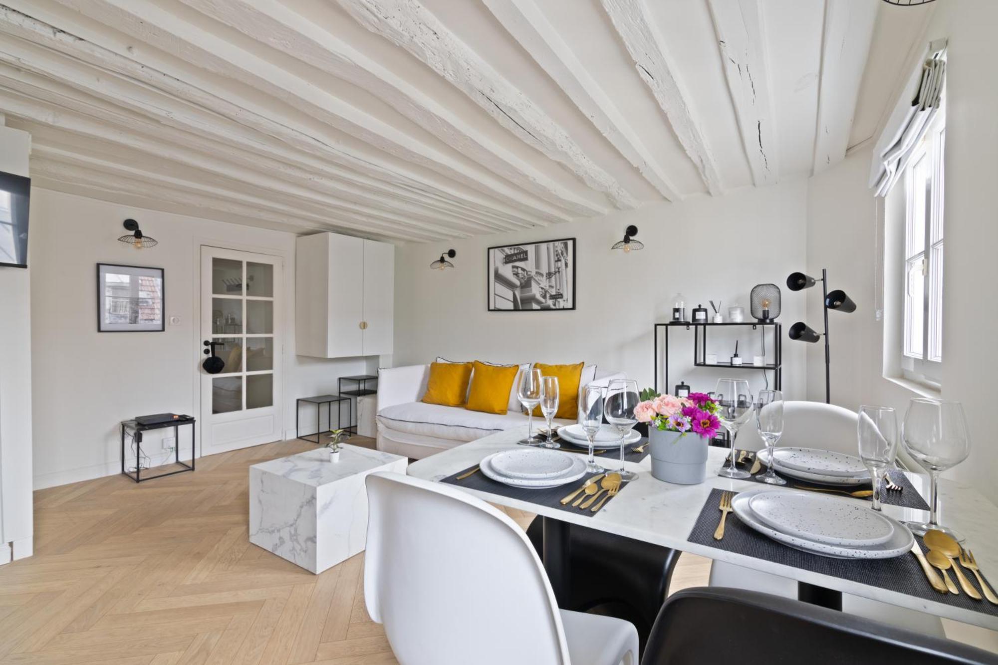 Elegant Appartement Pres Du Musee Du Louvre Et Du Jardin Des Tuileries Free Netflix パリ エクステリア 写真